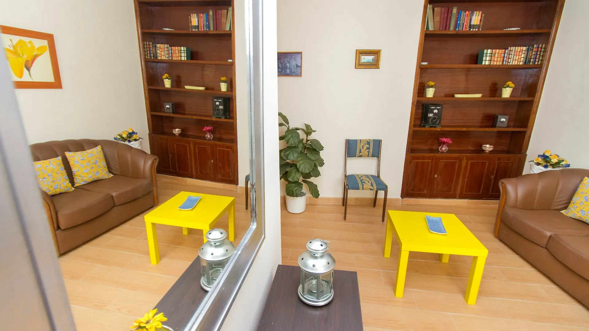 Spanish Apartment Into Cathedral Square By La Recepcion Malaga