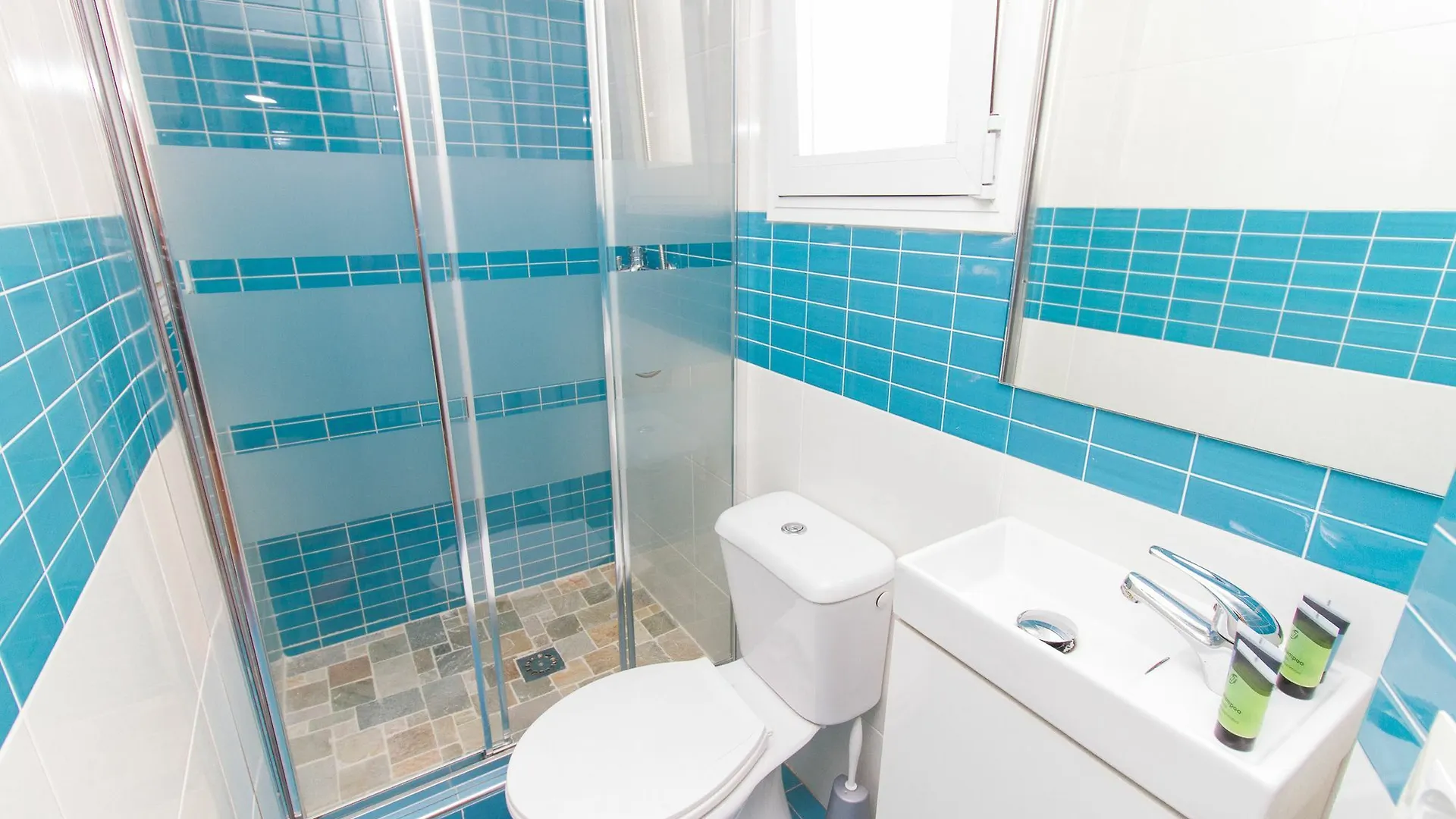 Spanish Apartment Into Cathedral Square By La Recepcion Malaga