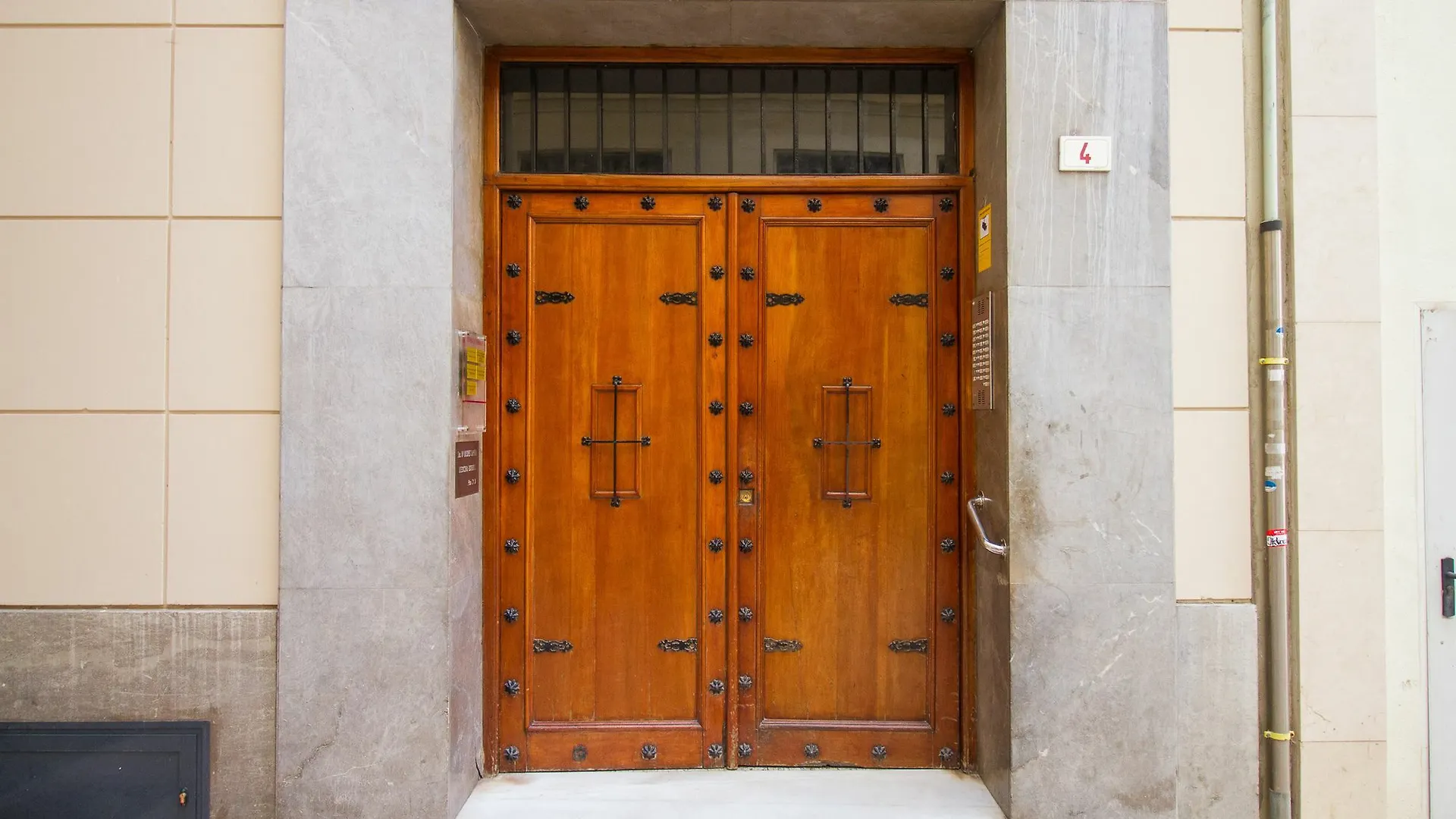 Spanish Apartment Into Cathedral Square By La Recepcion Malaga Spain