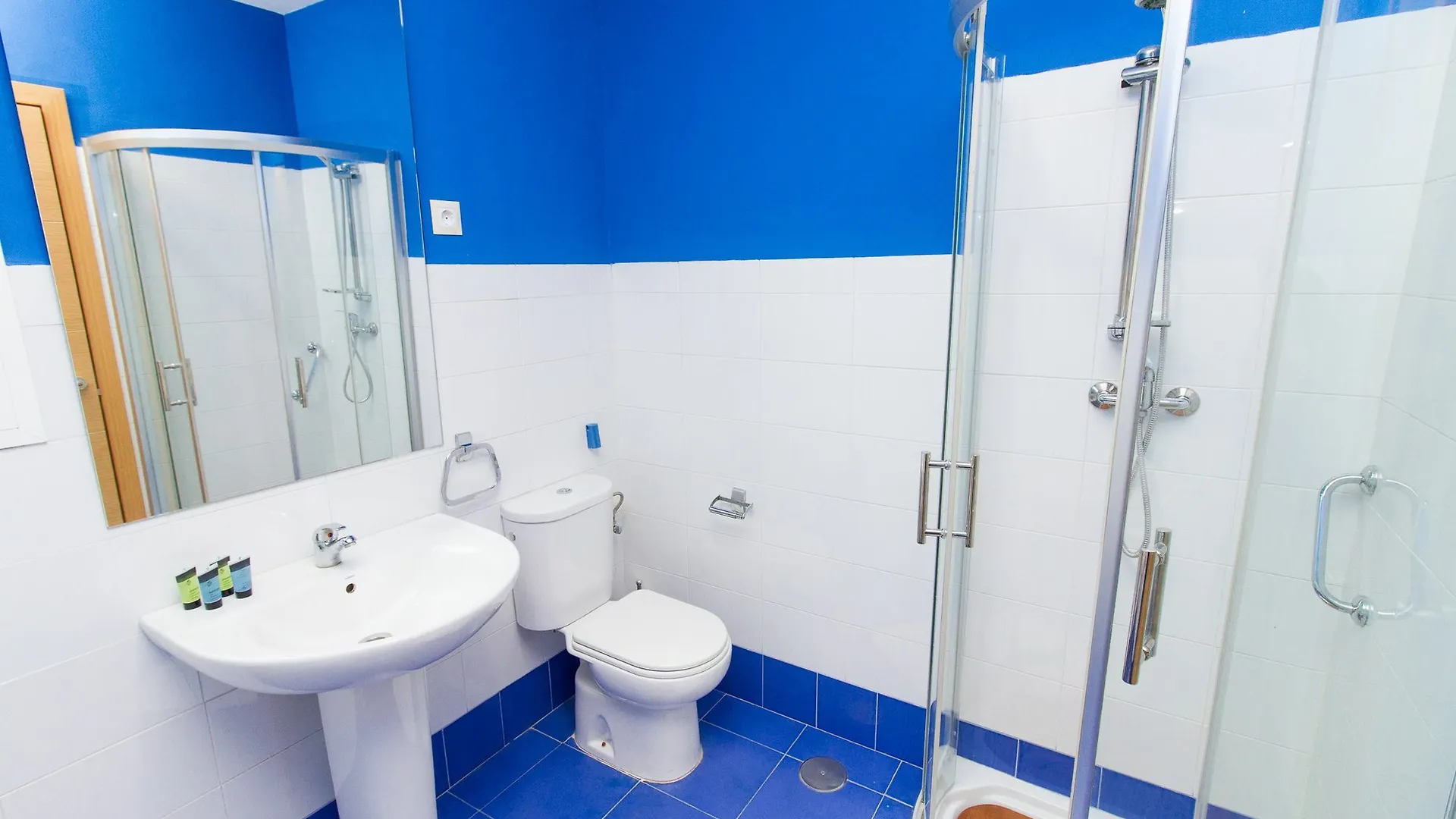 Spanish Apartment Into Cathedral Square By La Recepcion Malaga Spain