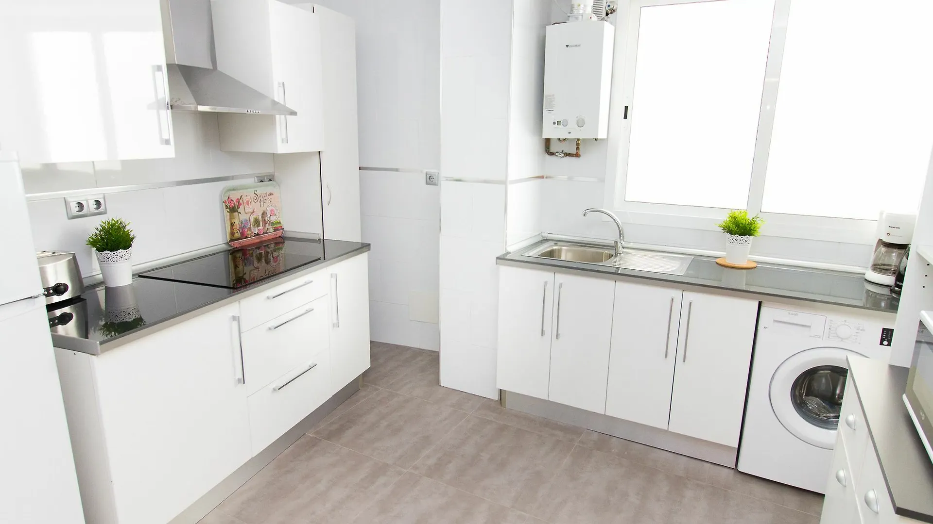 Spanish Apartment Into Cathedral Square By La Recepcion Malaga 0*,