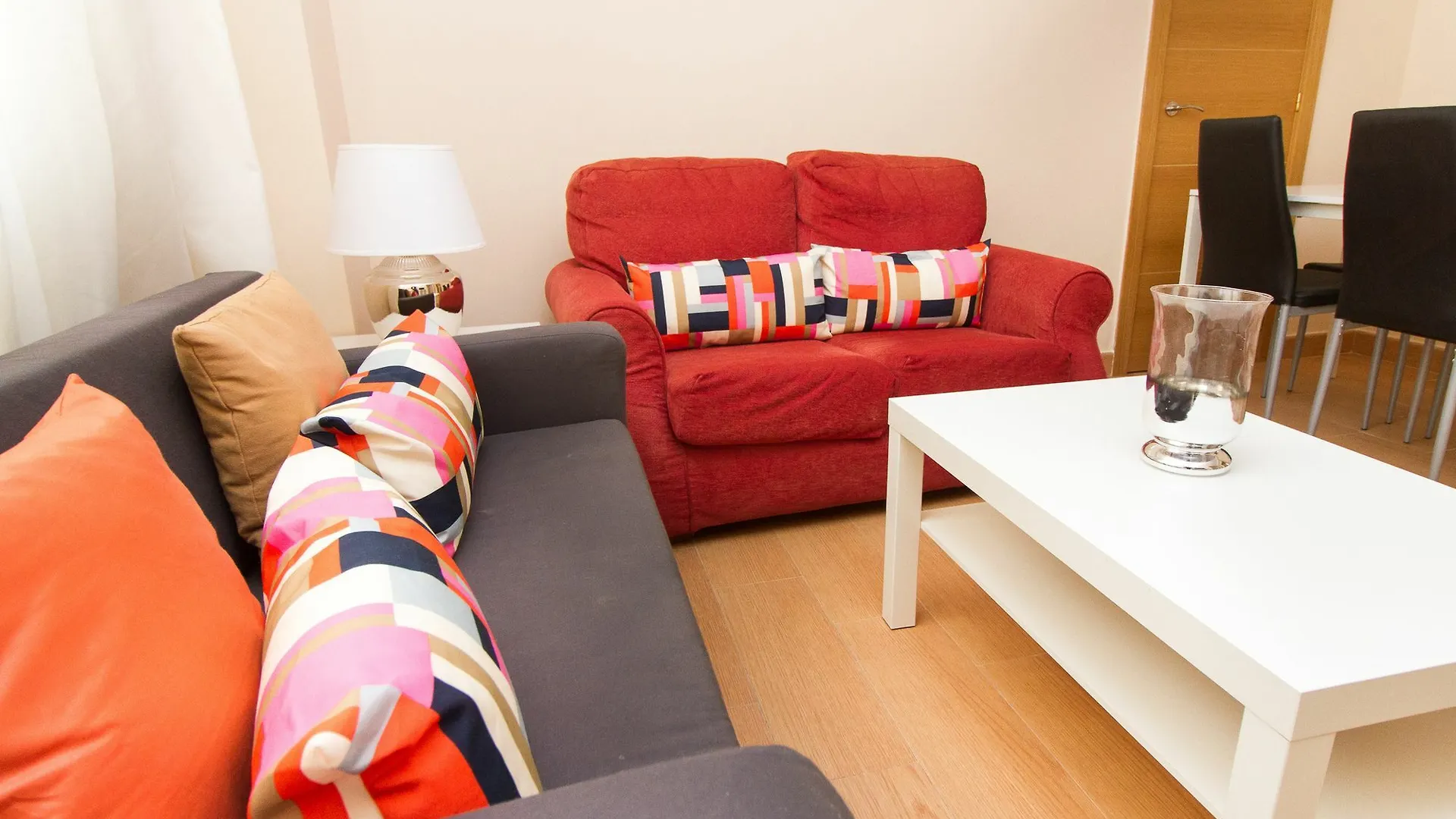 Spanish Apartment Into Cathedral Square By La Recepcion Malaga