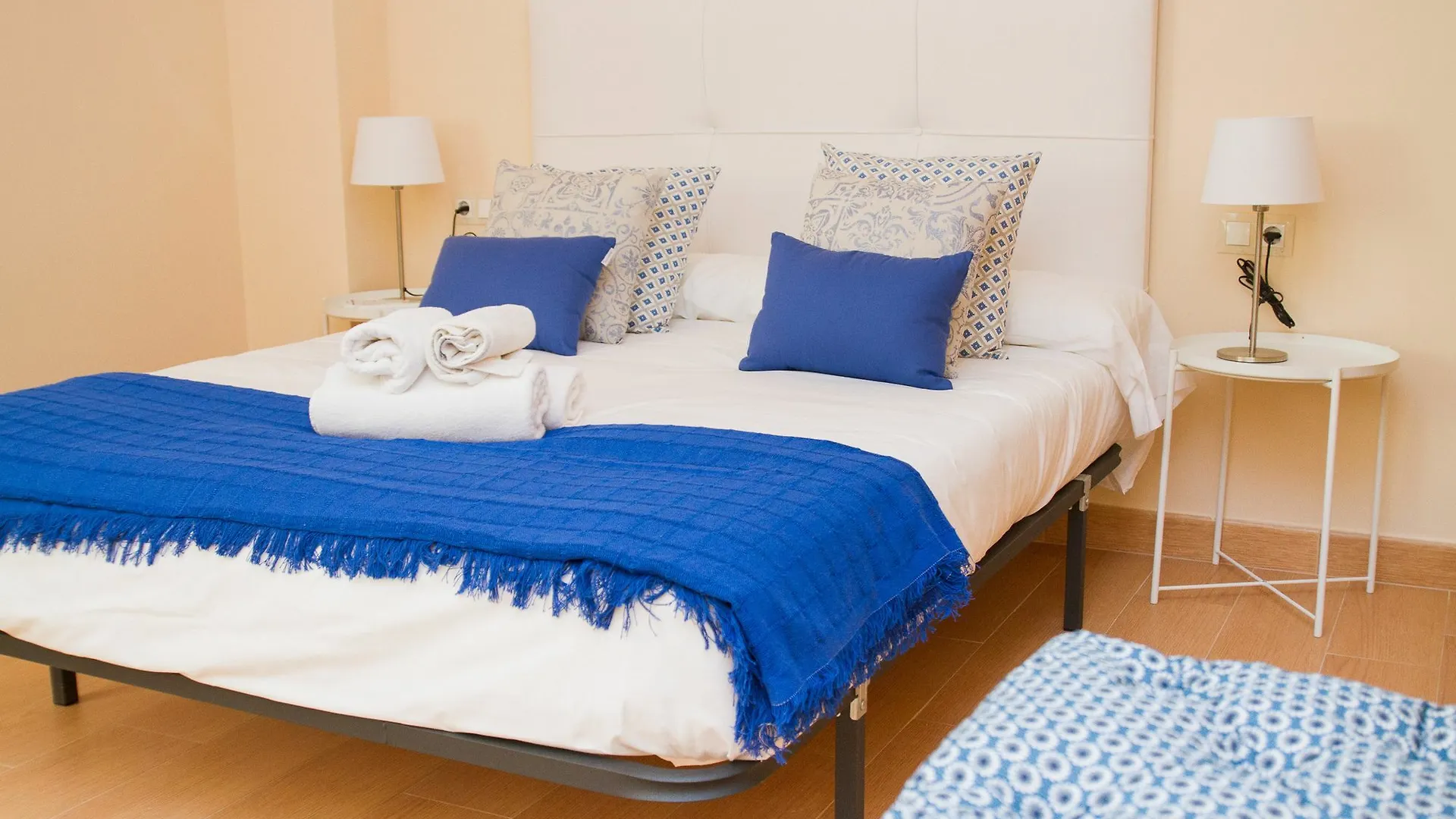 Spanish Apartment Into Cathedral Square By La Recepcion Malaga 0*,  Spain